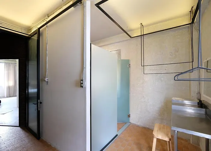 招待所 Ep1 Shophouse